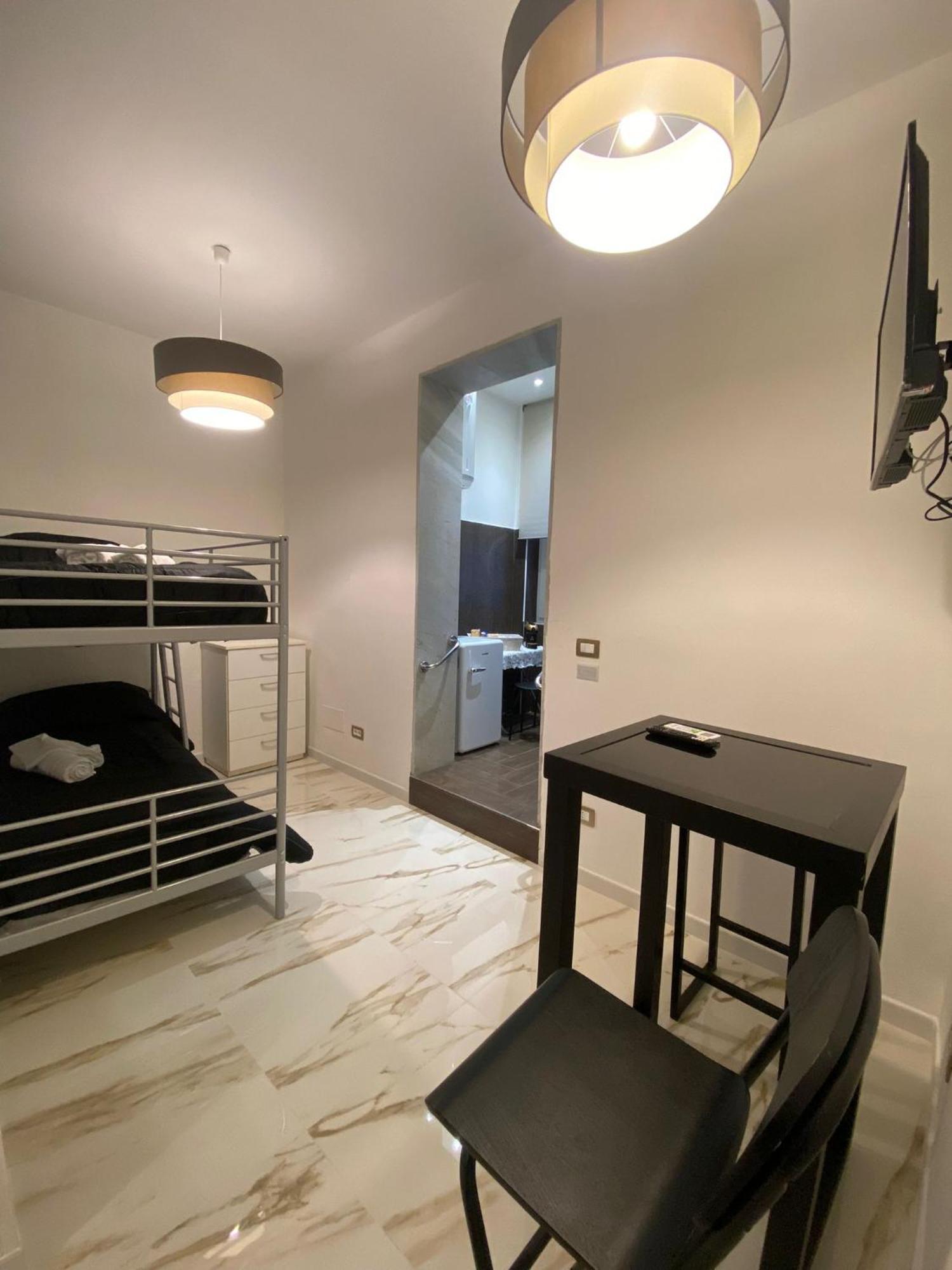 Mada'S Apartment Comfort Бари Екстериор снимка